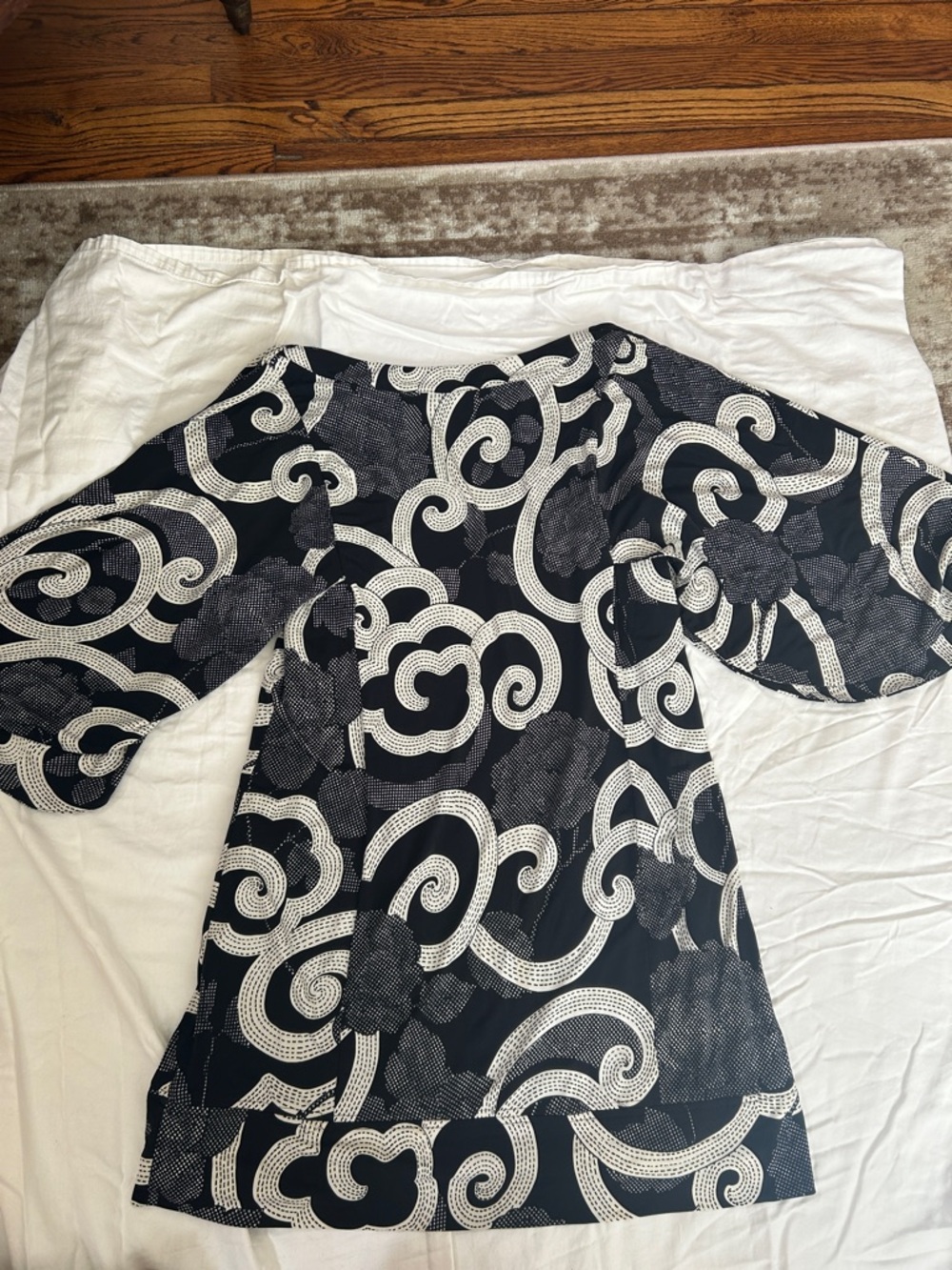 Laundry by Design Black Top with White Swirl Trim